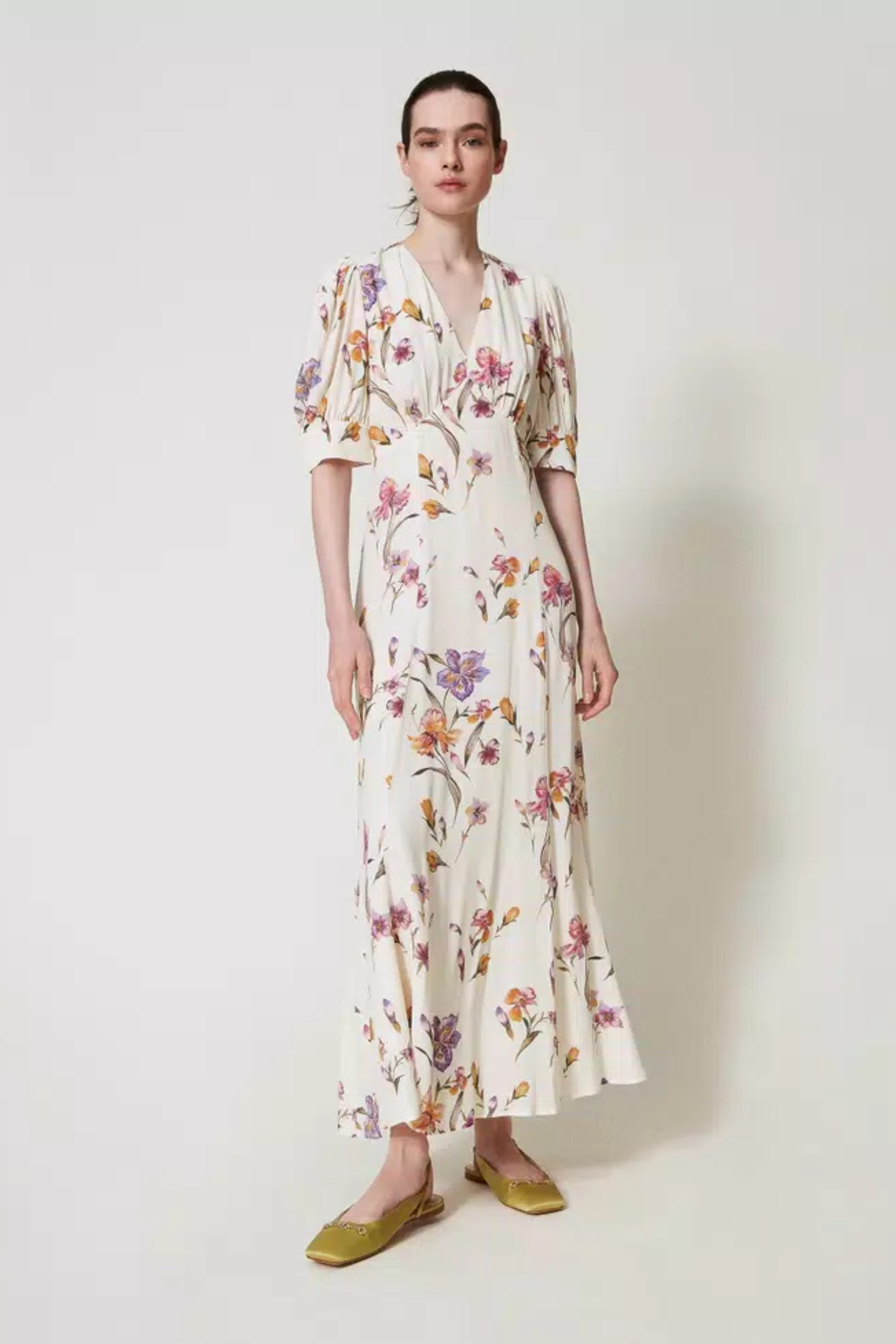 Long crêpe de Chine floral dress, Composition: 100% Viscose, Lining: 100% Polyester, Multicolour/Mother of Pearl Iris print, New Arrivals, SS25, Espace Cannelle