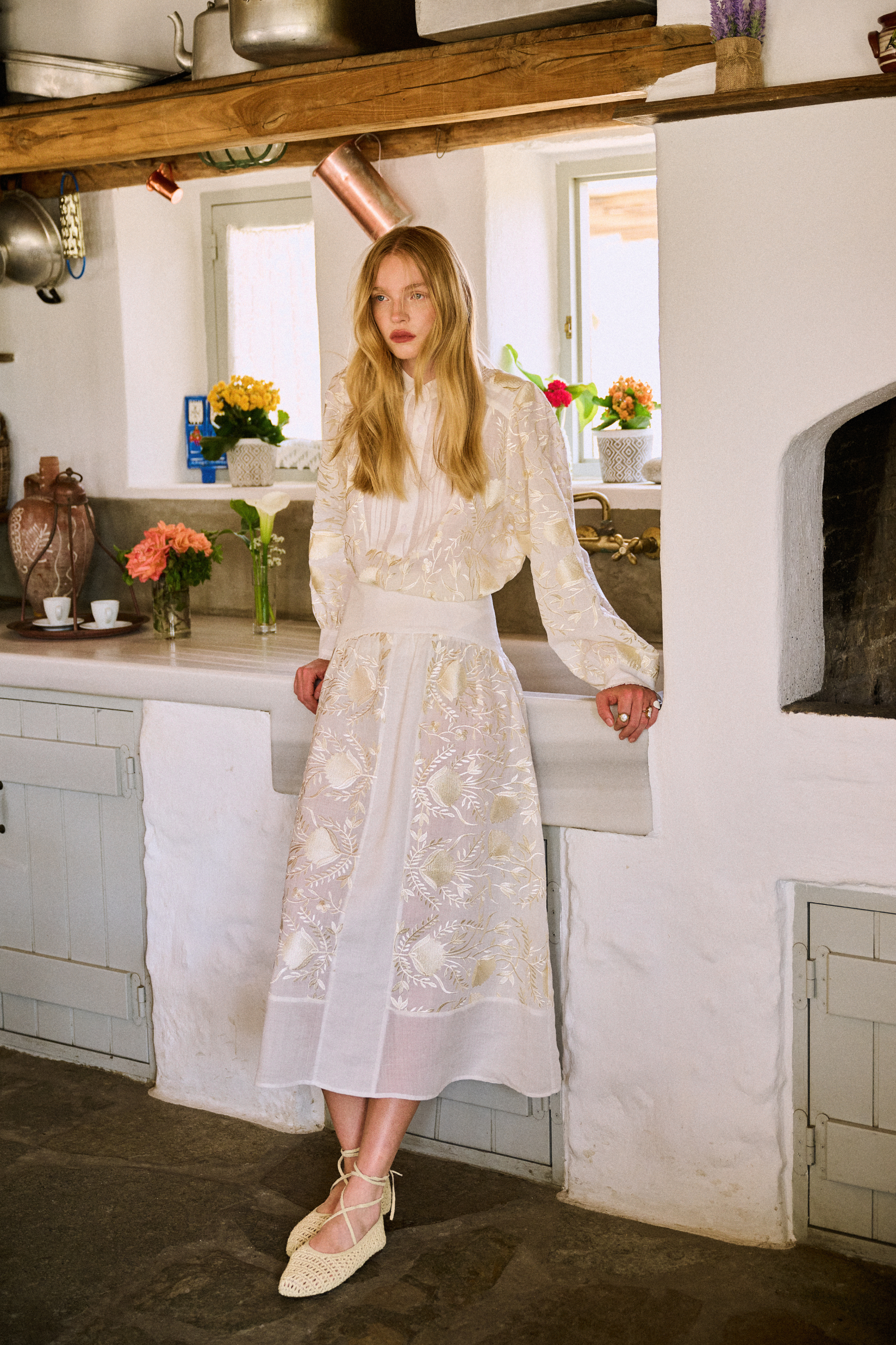 Embroidered High-Neck Shirt - Greek Archaic Kori - ESPACE CANNELLE