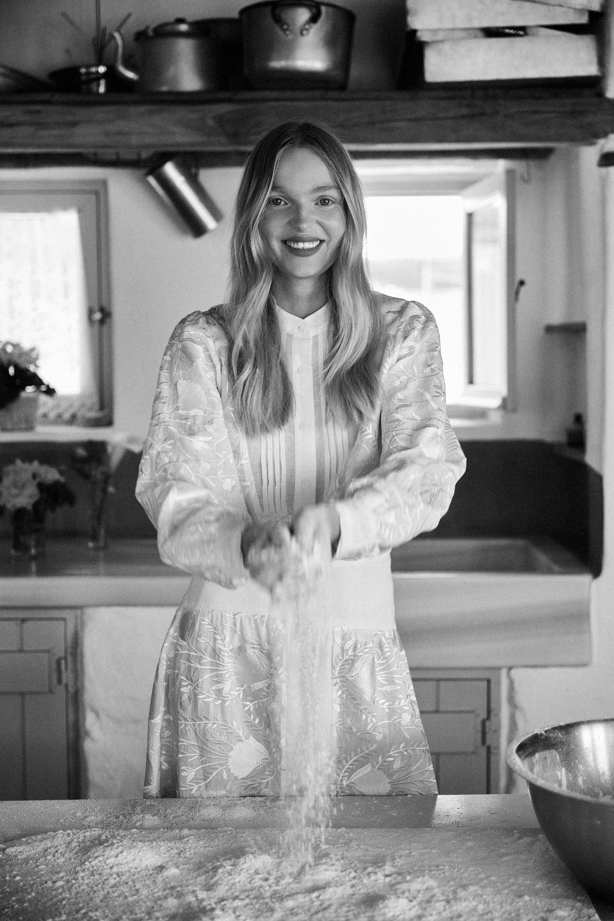 Embroidered High-Neck Shirt - Greek Archaic Kori - ESPACE CANNELLE