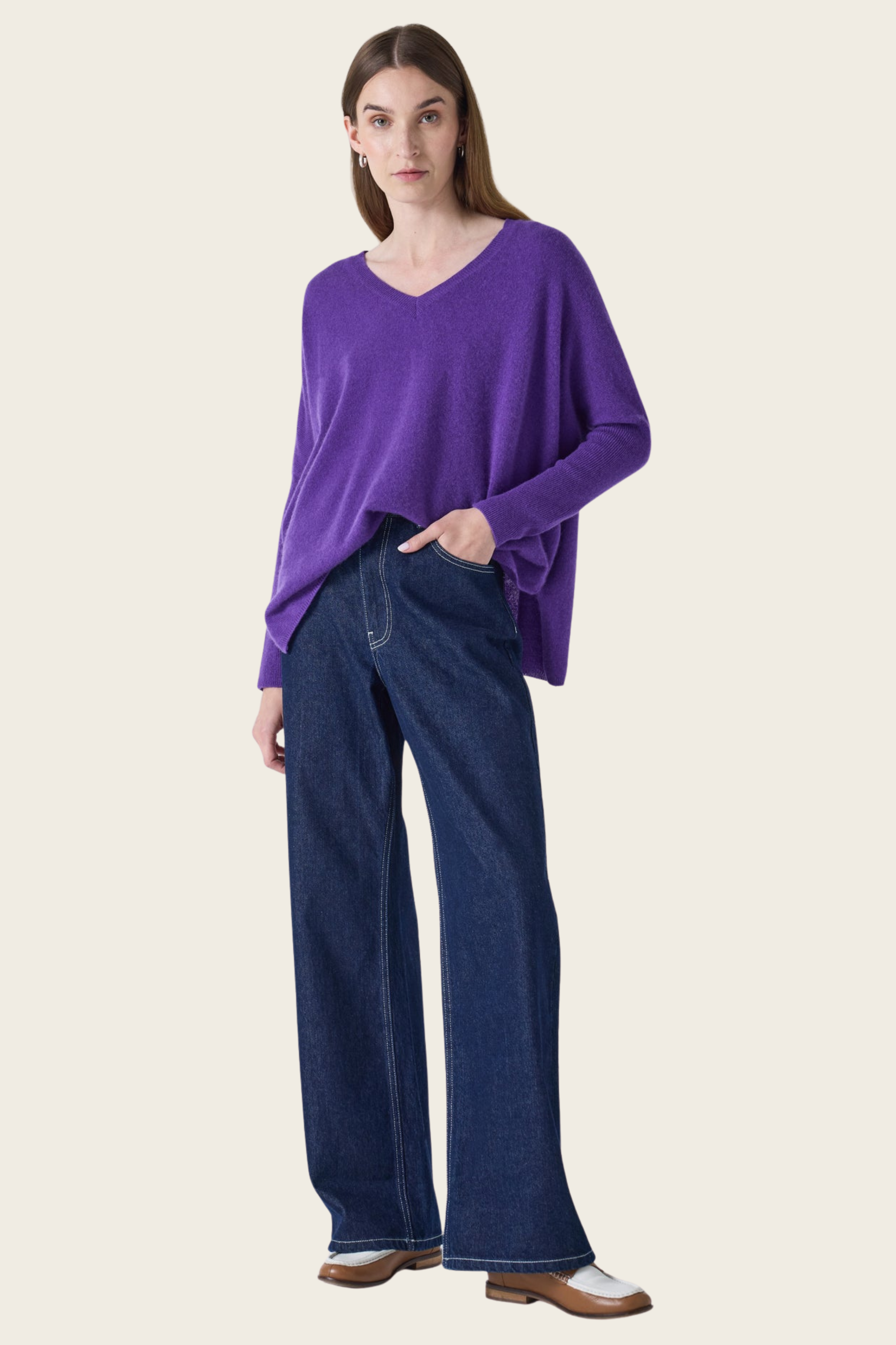 Camille V-neck Sweater, Material: 100% Cashmere (12 GG, 2-ply), Colour: Grape, Fit: Oversized, New Arrivals, FW25, Espace Cannelle