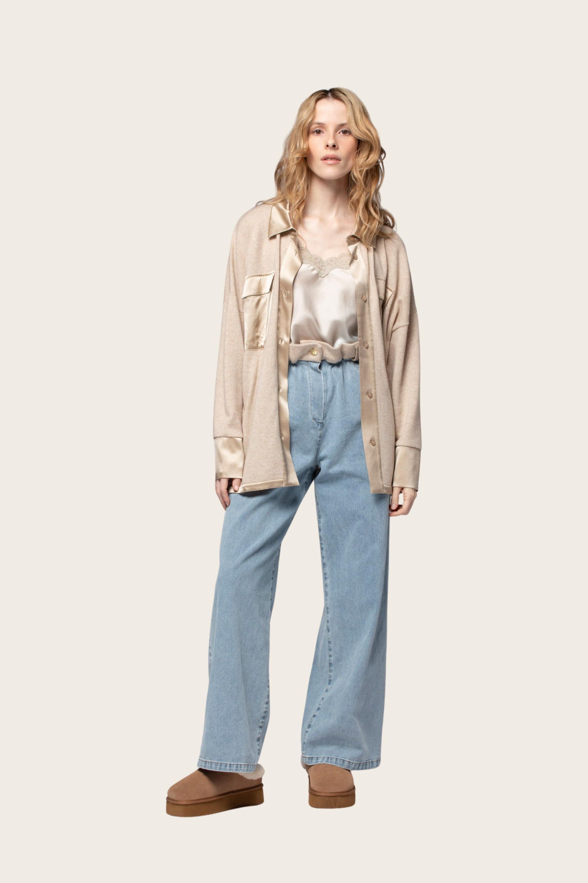 Lonie Shirt, Composition: 70% wool, 30% cashmere, Inserts: 95% silk, 5% elastane, Colour: Latte, New Arrivals, FW25, Espace Cannelle