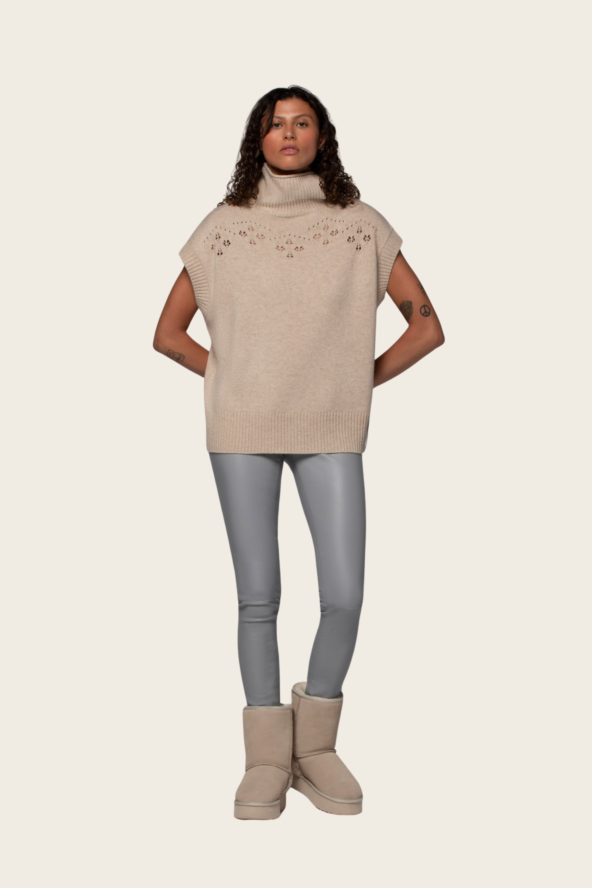 Post Sweater, Composition: 70% wool, 30% cashmere, Inserts: 100% lamb leather, Colour: Latte, New Arrivals, FW25, Espace Cannelle