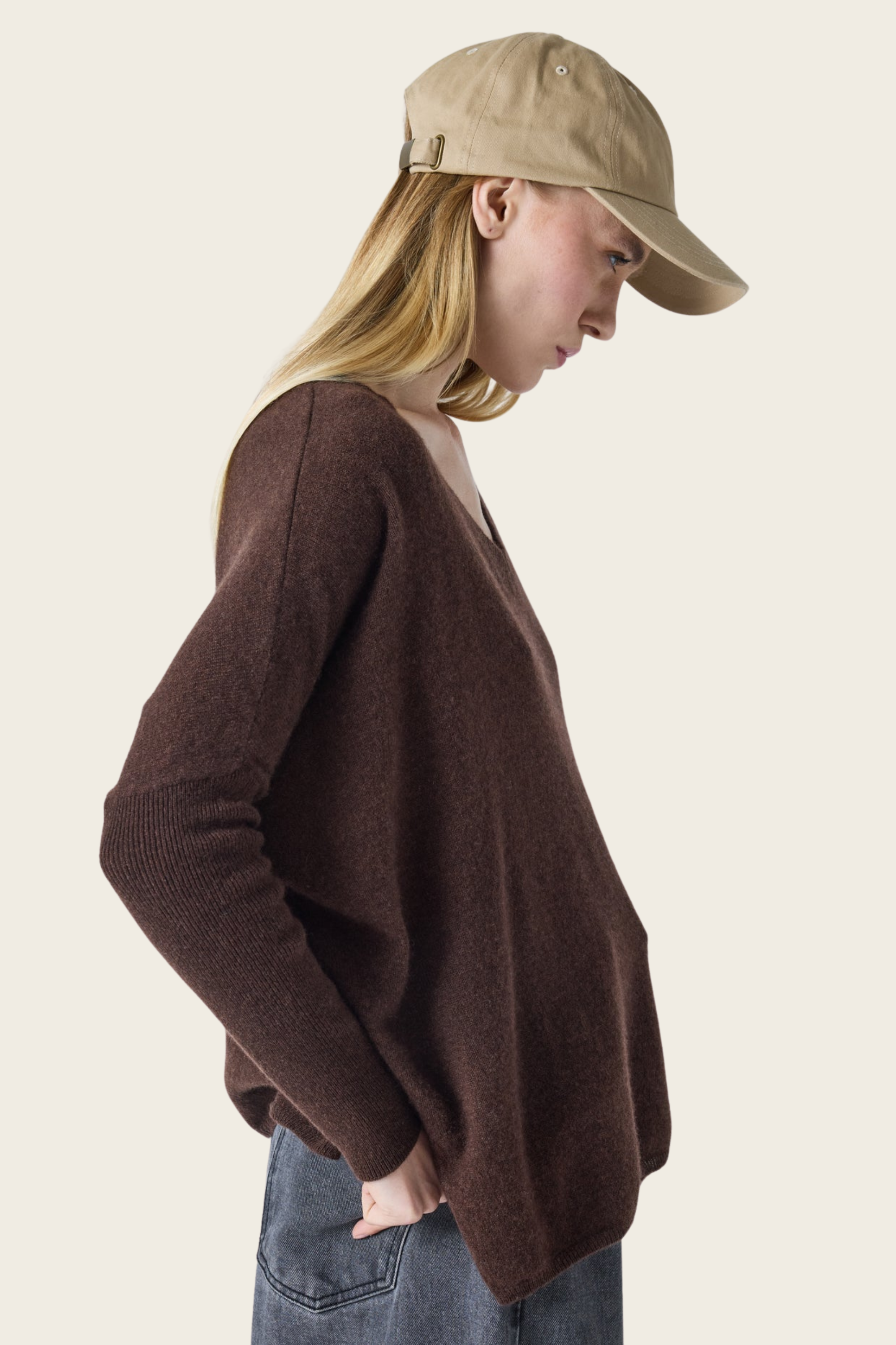 Camille Poncho Sweater, Material: 100% Cashmere (12 GG, 2-ply), Colour: Brownie, Fit: Oversized, New Arrivals, FW25, Espace Cannelle