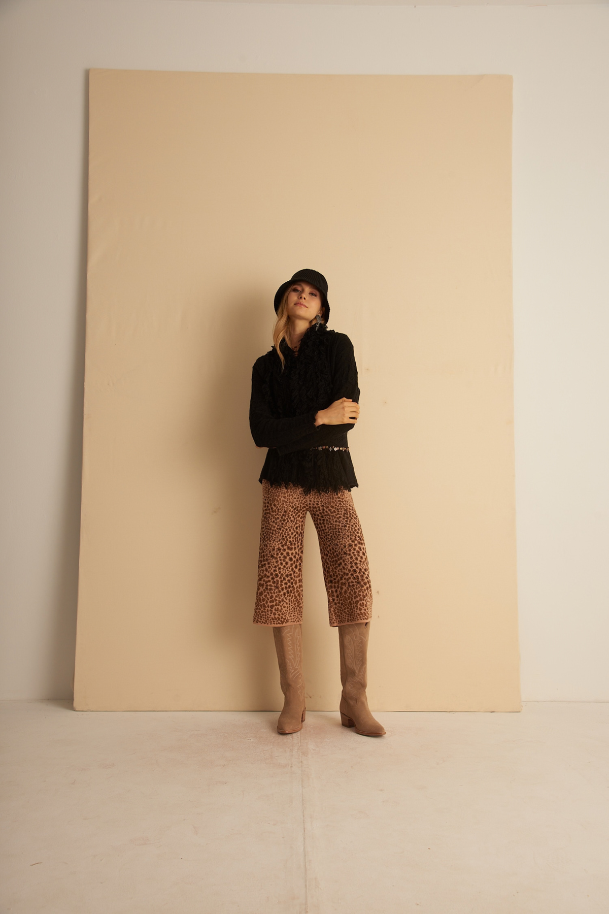 Lavinia cardigan with fringed trim by Cecilia Prado, front view on a model - espace cannelle