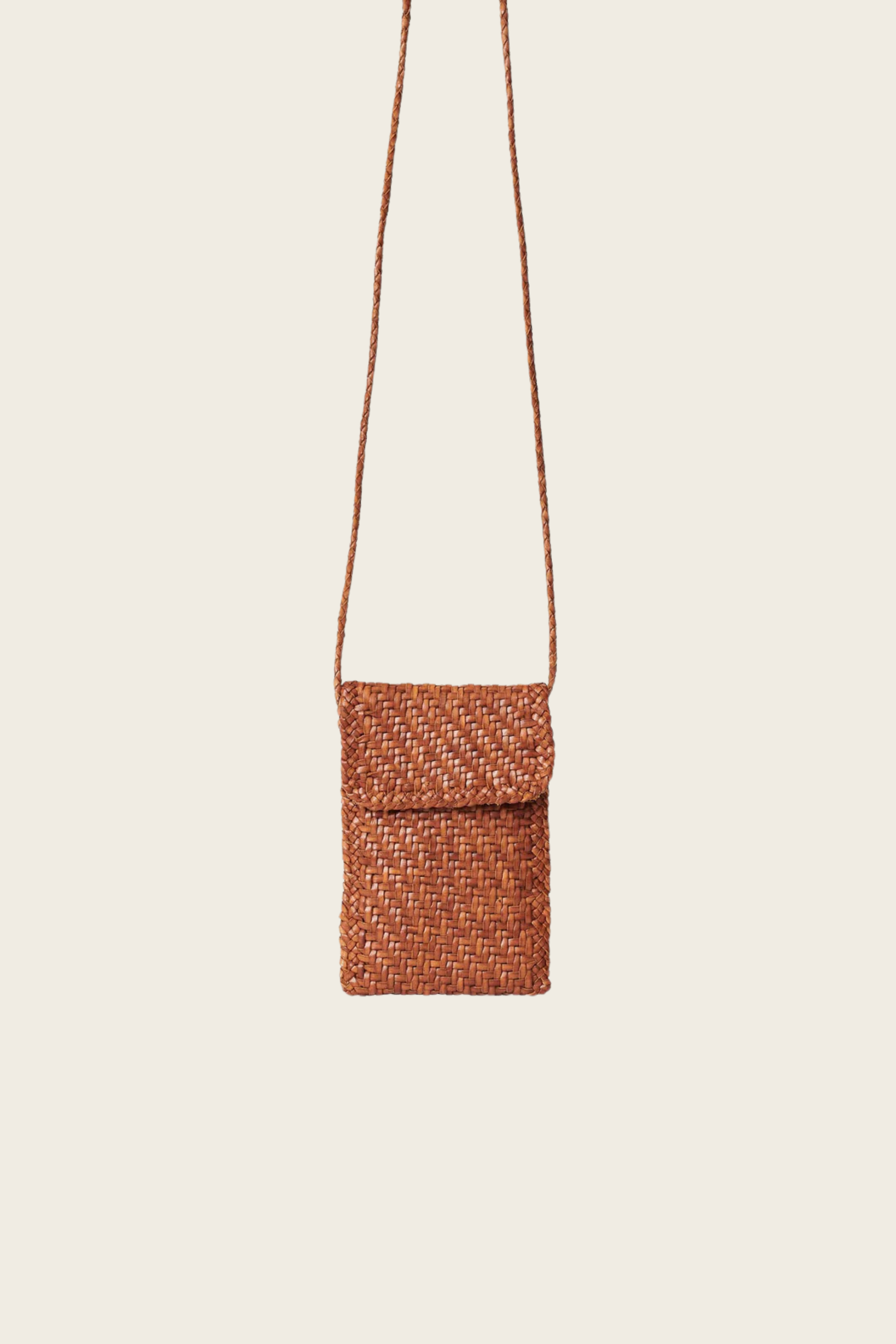 Phone Crossbody Tan, Composition: Handwoven buffalo calf leather, Colour: Tan, closure: Open top, New Arrivals, SS25, Espace Cannelle