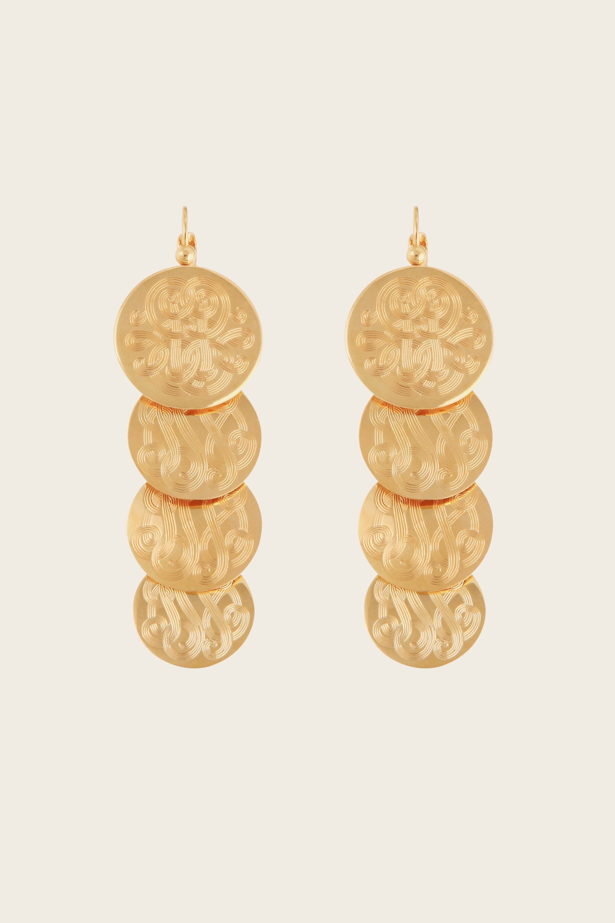 Very Diva quadruple earrings, Material: Gold-plated metal, Design: Four overlapping medallions finely engraved with volutes, New Arrivals, FW25, Espace Cannelle