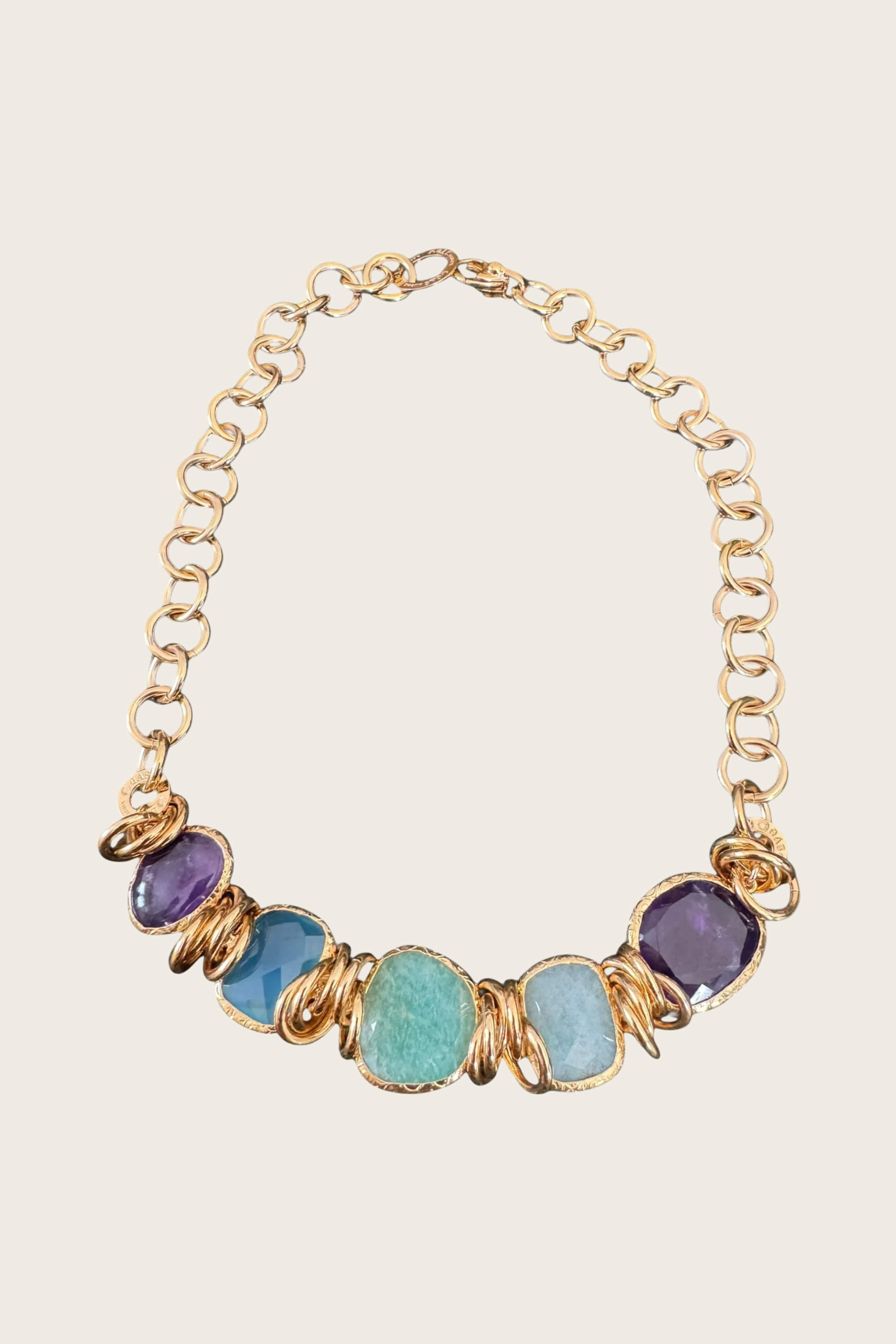 Fluorite & Amazonite Sirena necklace, Material: Gold-plated metal with crystal stones, Colour: Multicolour, Design: Intertwining rings with hand-cut stones in hammered metal, New Arrivals, FW25, Espace Cannelle