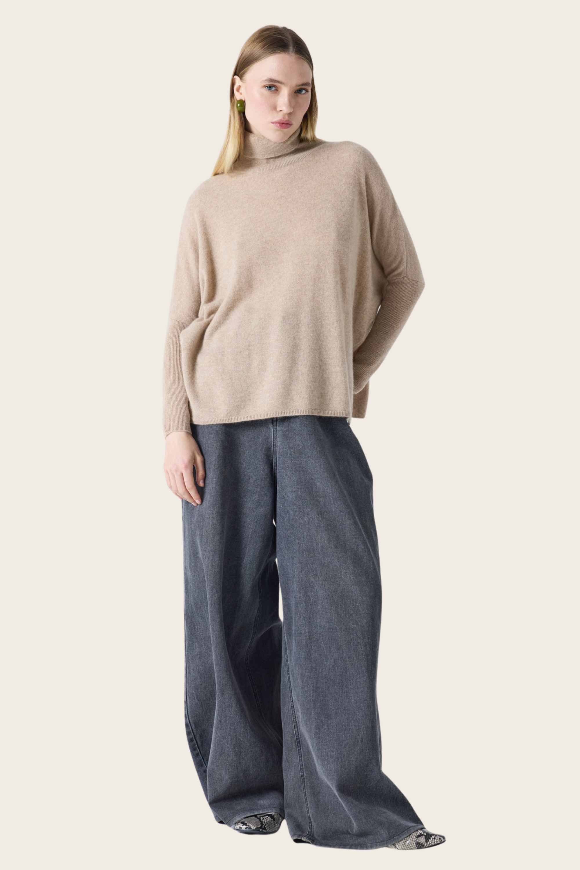 Clara Turtleneck Sweater, Material: 100% Cashmere (2-ply, 12 GG), Colour: Chestnut, Fit: Poncho-style, relaxed fit, New Arrivals, Espace Cannelle, FW25