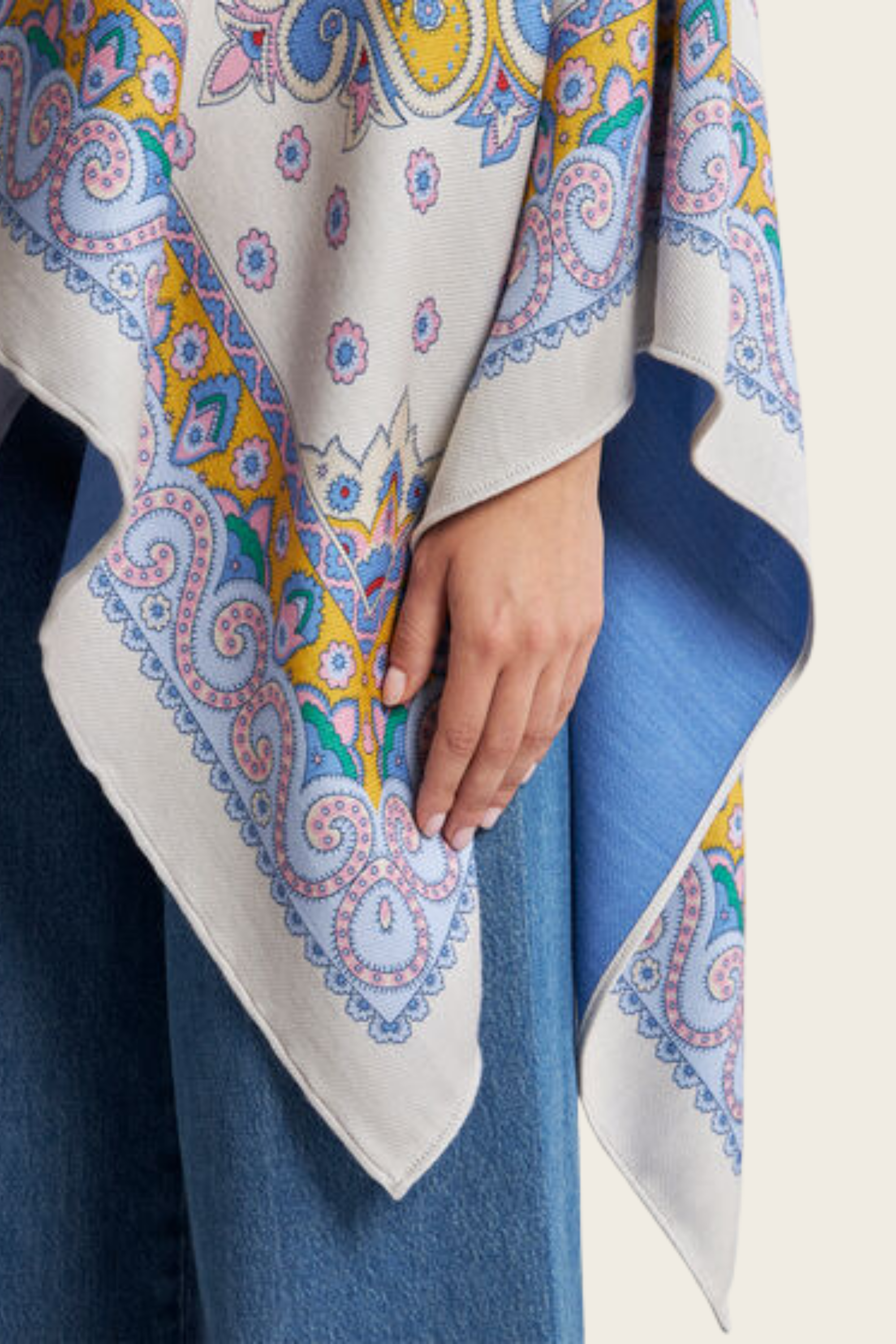 Cape With Daisies - Etro