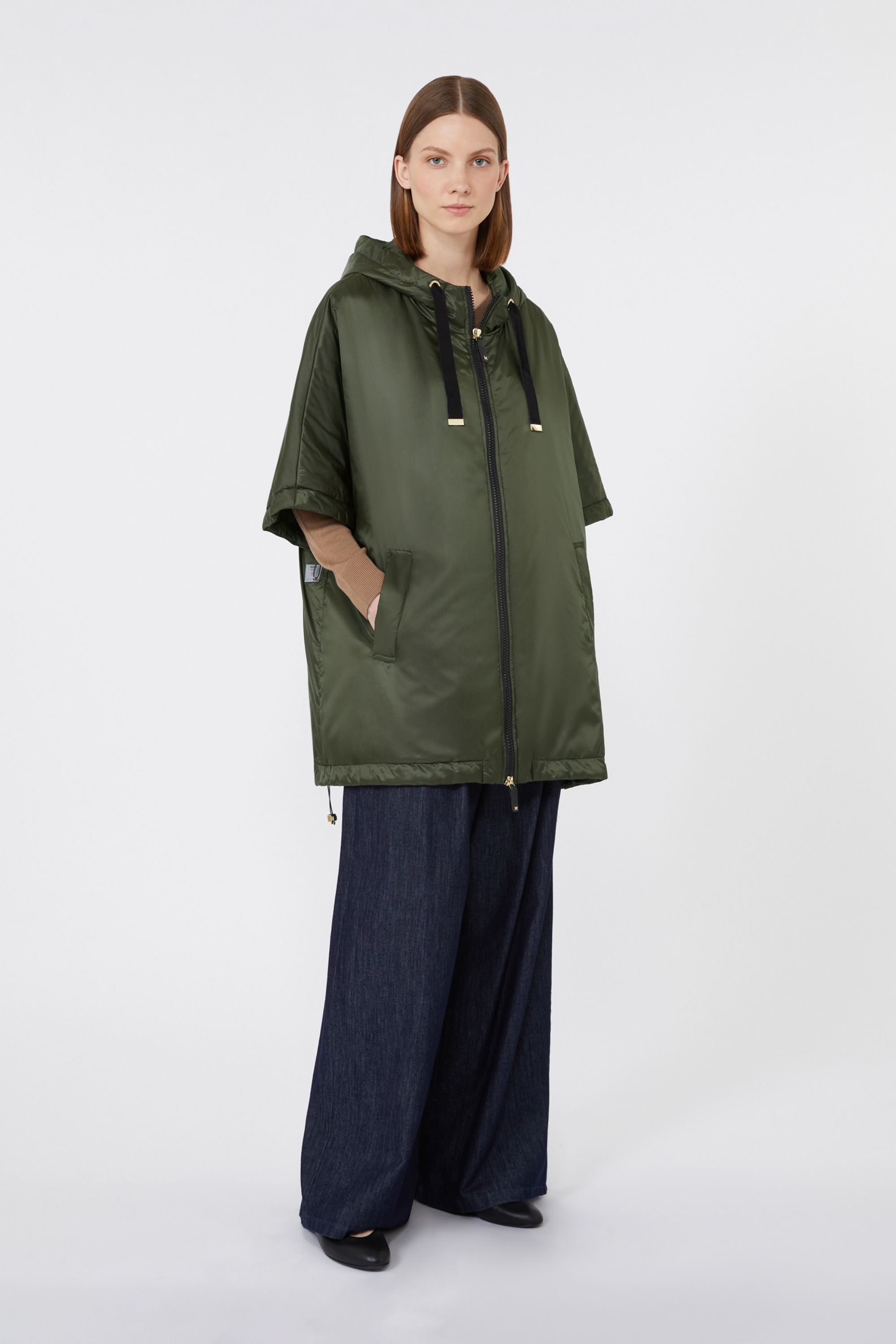 Greenci Padded Cape, Fabric: 100% Polyester (canvas), Lining: 100% Polyester, Colour: Kaki, Fit: Boxy, short cape, New Arrivals, FW25, Espace Cannelle
