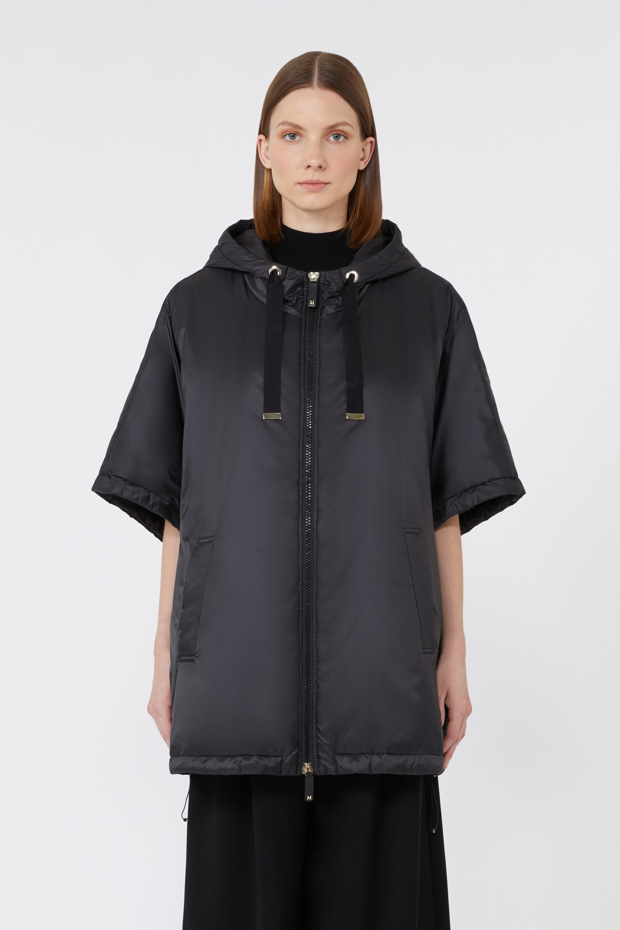 Greenci Padded Cape, Fabric: 100% Polyester (canvas), Lining: 100% Polyester, Colour: Black, Fit: Boxy, short cape, Espace Cannelle, FW25, New Arrivals