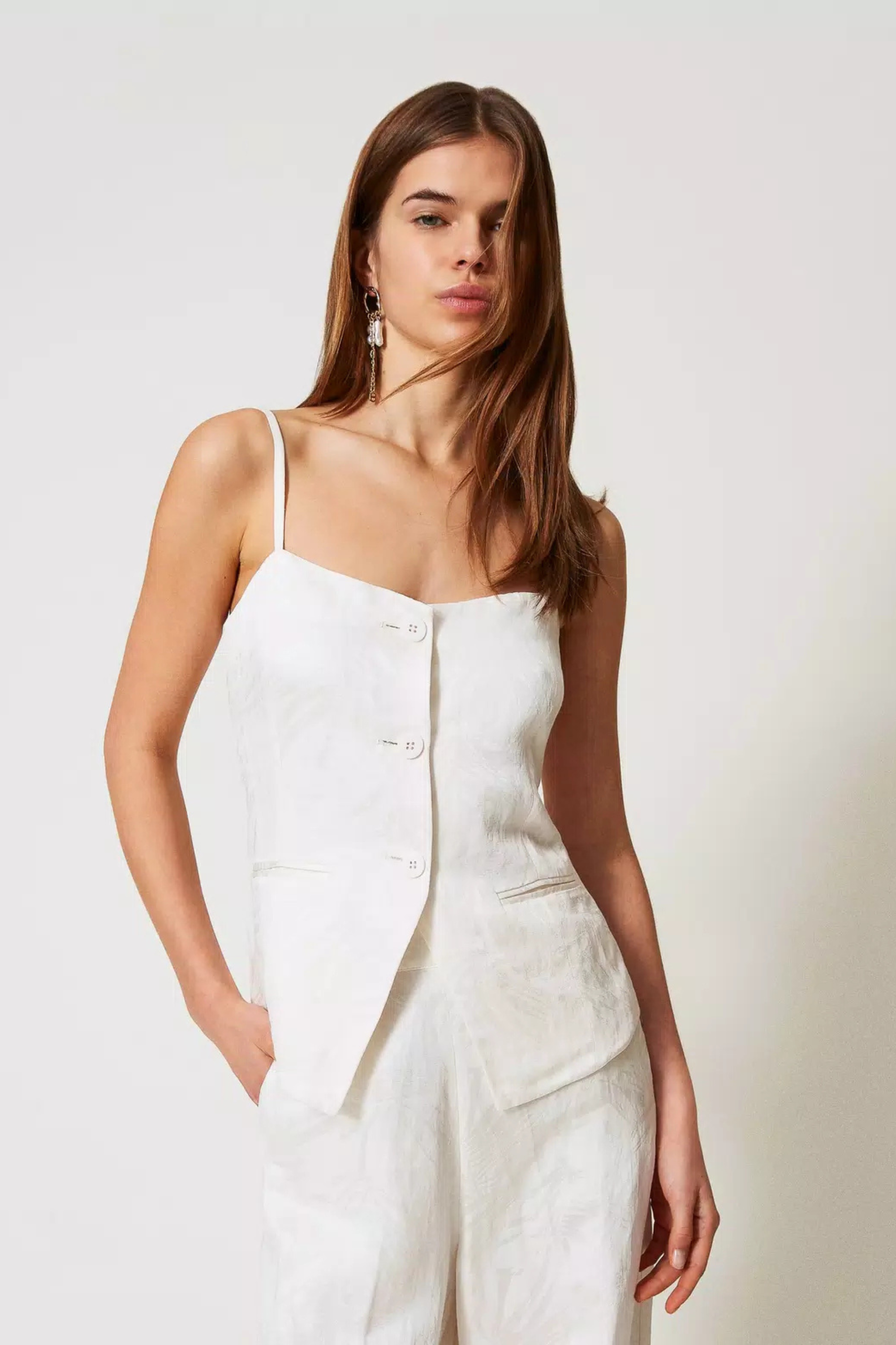 Fitted jacquard satin top, Fabric 61% Viscose 39% Linen, Colour White Snow,  Fitted silhouette, Made In Italy, New Arrivals, SS25, Espace Cannelle