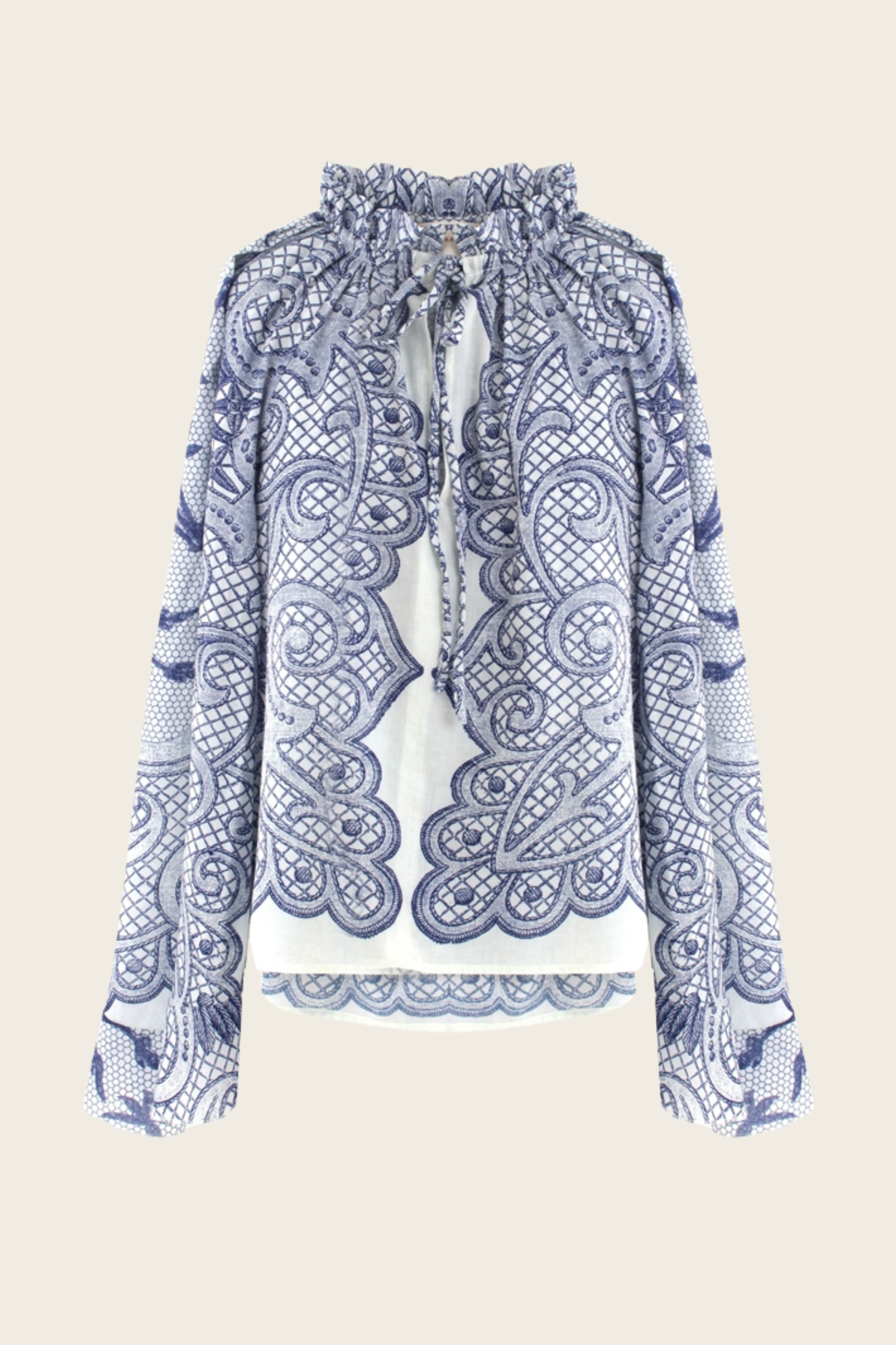 Gola com folhos - Cecilia Prado