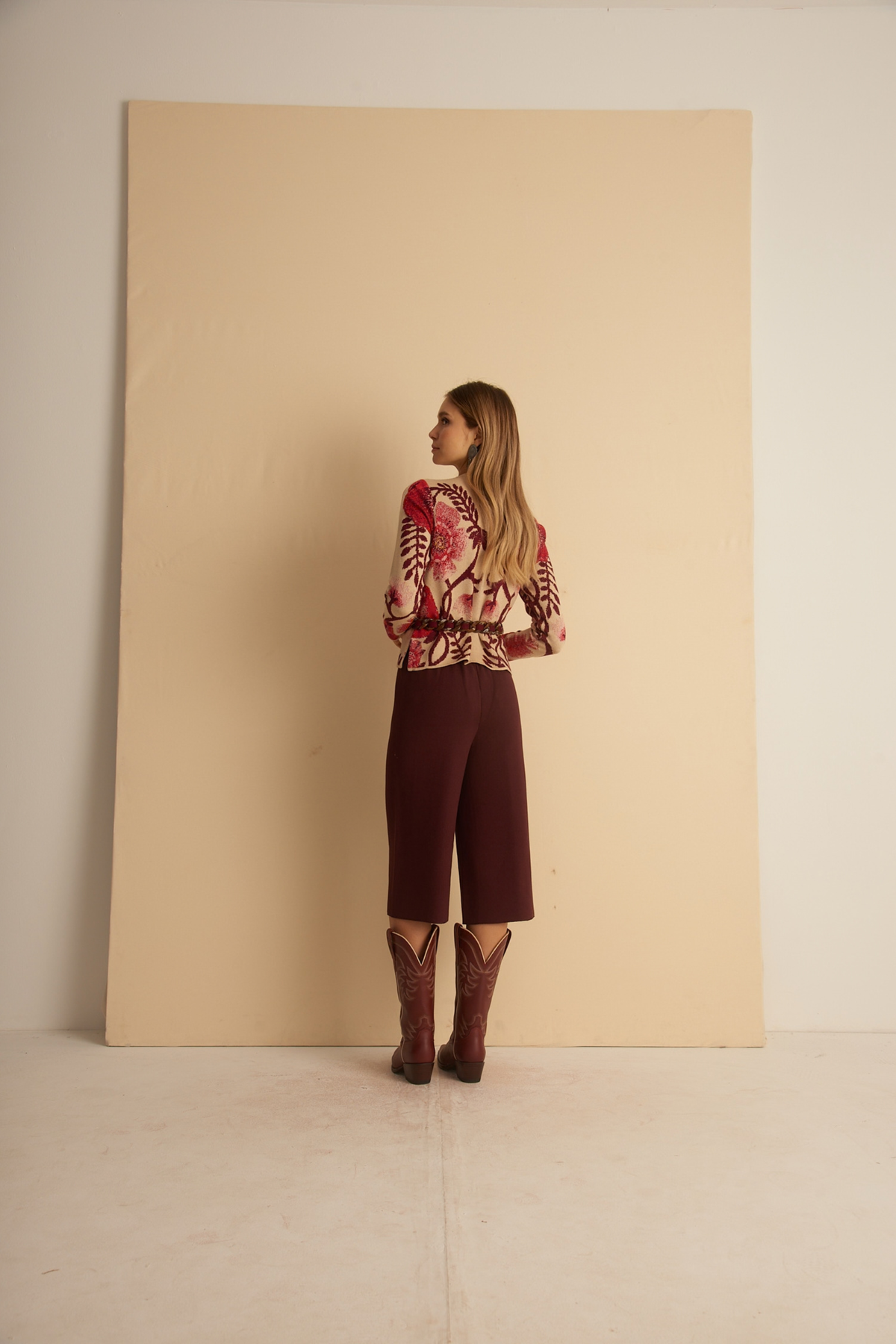 Flor cardigan with floral pattern by Cecilia Prado, rear view on a model